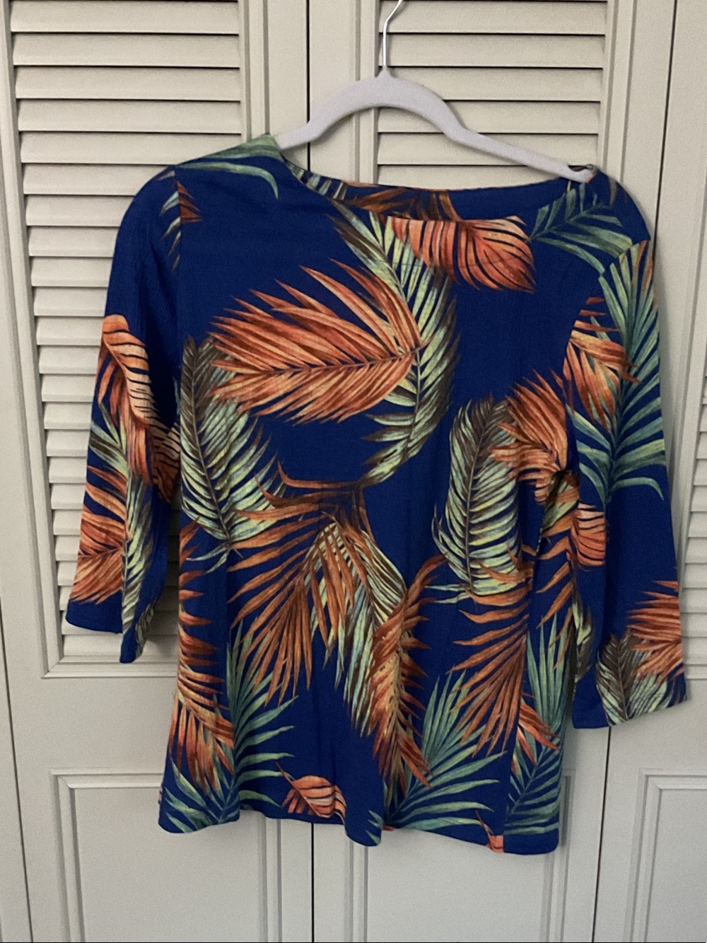 Denim & Co Beach Women’s Blue Tropical Leaf Print Top